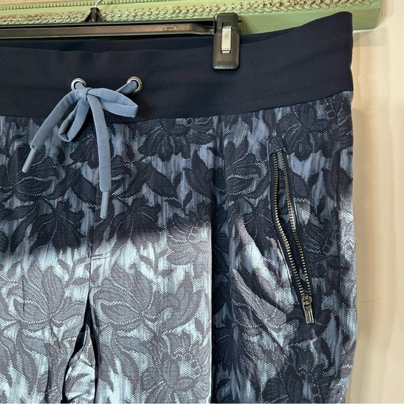 Athleta Women's Trekkie North Jogger Ethereal Bloom Cottage Blue plus size 16 - Picture 4 of 7